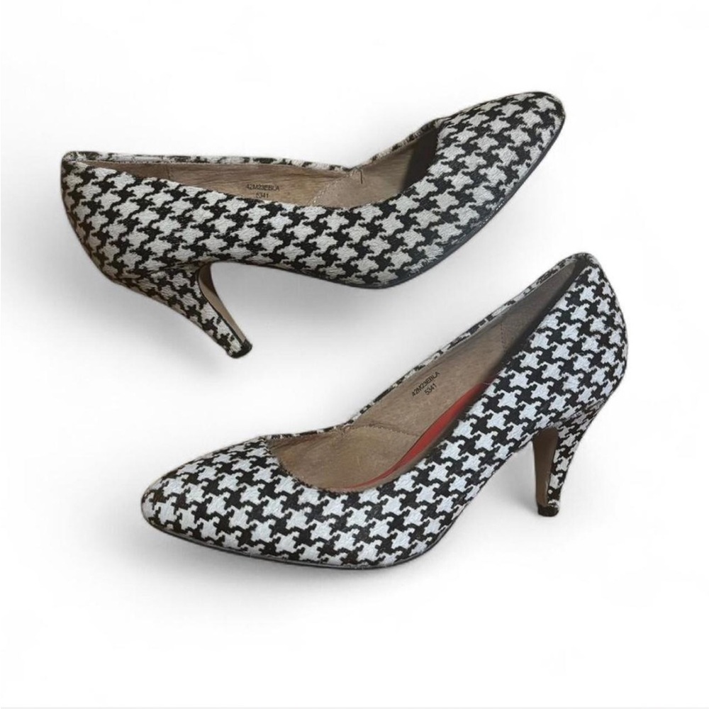 Chic Houndstooth Women's Pumps